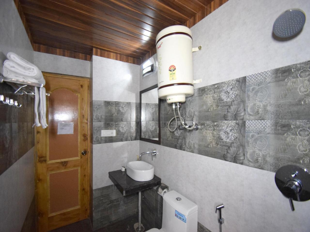 Oyo 10255 Hotel Red Apple Manali  Bagian luar foto